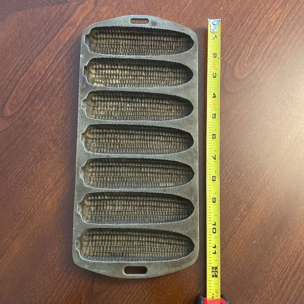 Vintage cast iron corn bread pan
